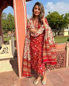 Nova Chegada Mulheres Personalizado Algodão Feito Folha Impresso Kurta Reta com Calça E Terno Dupatta Conjunto Para As Mulheres 3pcs Terno - Product Image 1