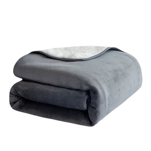 <span class=keywords><strong>Manta</strong></span> <span class=keywords><strong>Impermeable</strong></span> de Forro Polar para Mascotas, para Parejas, Uso Invernal, Tamaño Pequeño, Diseño Minimalista - Product Image 1