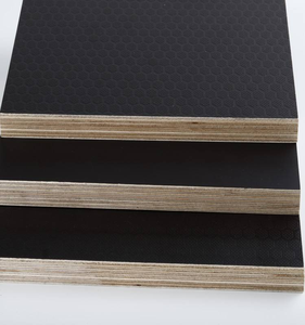 Contrachapado de Pino de Grado A2 con Revestimiento de Película, Impermeable, de 12~21 mm, Pulido, con Pegamento de Melamina para Uso en Construcción Interior - Product Image 3