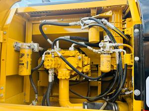 รถขุดตีนตะขาบ CAT330C มือสอง คุณภาพดี สภาพเยี่ยม น้ำหนัก 30 ตัน ความจุบุ้งกี๋ 1.8 เมตร เครื่องยนต์ดีเซล ปั๊มไฮดรอลิก - Product Image 3