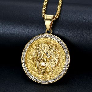 Colgante de cabeza de león chapado en oro de acero inoxidable con diseño redondo con incrustaciones de diamantes para collar de hombre, regalo. - Product Image 1