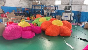 <span class=keywords><strong>2025</strong></span> mới tùy chỉnh trang trí khổng lồ tổ chức sự kiện lông sang trọng đầy màu sắc treo <span class=keywords><strong>Inflatable</strong></span> Fluffy hoa cho trung tâm mua sắm trang trí - Product Image 5