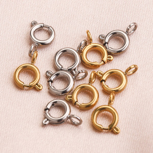 ACEWORKS Fermoir à ressort |   Acier inoxydable plaqué or 18 carats |   Comprend un service d'ajout de breloques pour la fabrication de bracelets/colliers - Product Image 2