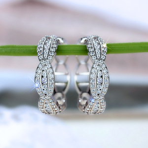 Orecchini a Cerchio con Catena Intrecciata alla Moda per Donna, Accessori per Orecchie per Uso Quotidiano, Outfit Casual e Regalo - Product Image 1