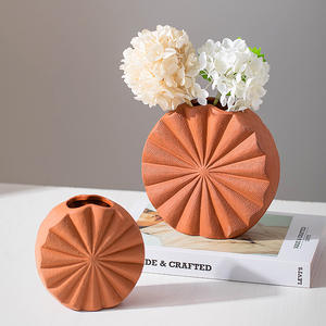 Ensemble <span class=keywords><strong>de</strong></span> vases en céramique terre cuite texturée en éventail - Vases décoratifs rustiques pour la maison et la salle à manger - Product Image 3