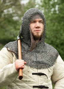 Coif en maille de chaîne premium avec armure en ventail triangulaire, anneaux ronds rivetés, finition naturelle, maille d'anneaux en acier faite à la main - Product Image 6