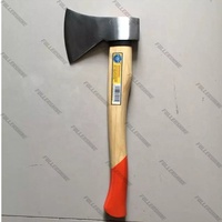 Hache de pompier A623 avec manche en fibre de verre