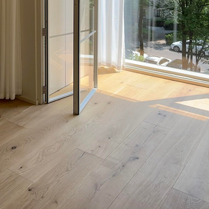 Plancher en bois dur multicouche T&G de 12 mm en chêne blanc, résistant aux taches, durable, confortable, qualité AB, certifié ISO9001, pour salon - Product Image 1