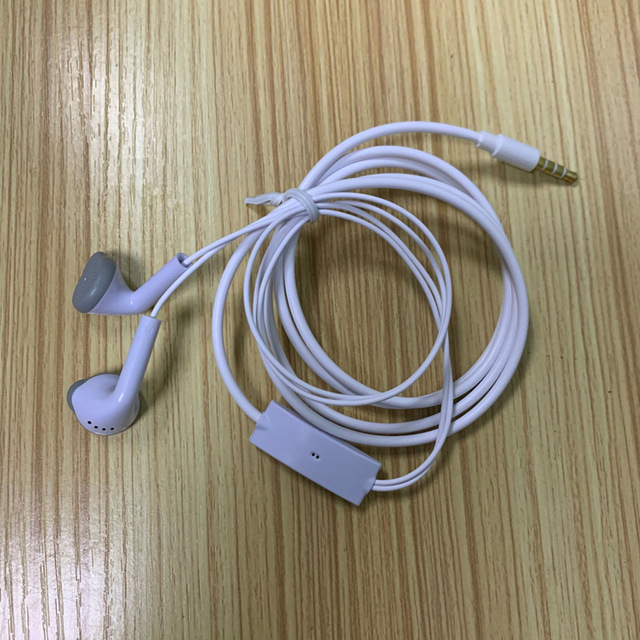 Cheapest Disposable Earphone Low Cost 3.5mm Wired Music Earbuds with Microphone for Tourist