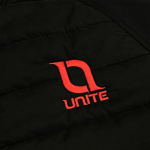Chaqueta Deportiva de Invierno Personalizada OEM con Logotipo Bordado, Cremallera, Negra, Acolchada, de Algodón - Product Image 5