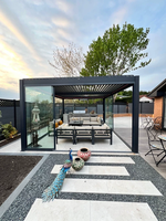 Auvent de terrasse et de jardin à toit à persiennes, structure en acier inoxydable thermolaqué, solution de brise-soleil de style aluminium pour balcon