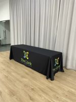 Nappe de table personnalisée extensible en spandex avec logo d'entreprise ou texte pour chemin de table de salon et d'événement