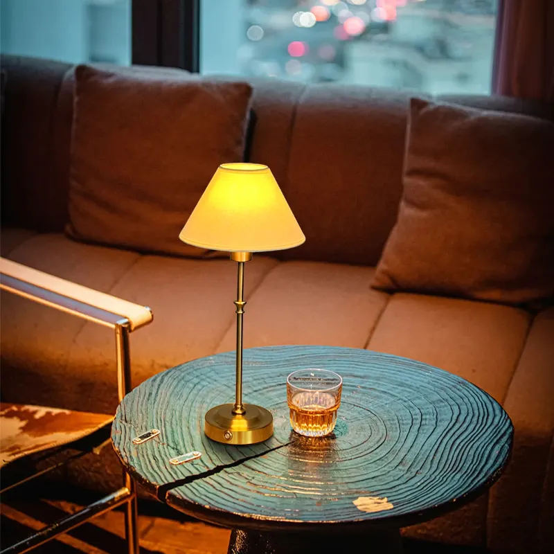 Kumaş gölge led şarj edilebilir lamba restoran dekoratif masa şarj edilebilir masa lambası değiştirilebilir tablelamp gölge