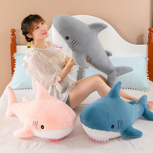 Vente en gros Adorable <span class=keywords><strong>requin</strong></span> bleu rose <span class=keywords><strong>baleine</strong></span> doux câlin animal en peluche Kawaii <span class=keywords><strong>requin</strong></span> bleu oreiller pour enfants cadeau d'anniversaire en peluche - Product Image 4