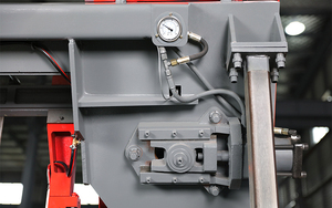 Machine à découper les bandes métalliques CNC entièrement automatique Aiteli H-35N à double colonne, haute précision, pour barres d'acier, certifiée CE, moteur manuel - Product Image 5