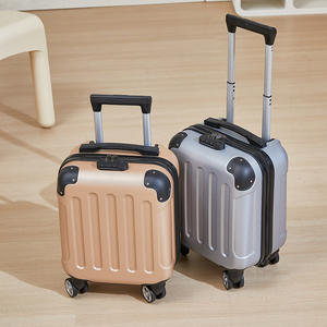 Maleta <span class=keywords><strong>de</strong></span> <span class=keywords><strong>Mano</strong></span> <span class=keywords><strong>de</strong></span> 14 Pulgadas con Esquinas Protectoras, Portavasos, Asa Retráctil, Candado <span class=keywords><strong>de</strong></span> Combinación, Portacelular, Exenta <span class=keywords><strong>de</strong></span> la Tarifa <span class=keywords><strong>de</strong></span> <span class=keywords><strong>Equipaje</strong></span> - Product Image 2