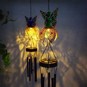 โคมไฟตกแต่งกลางแจ้งพลังงานแสงอาทิตย์แบบเหล็กดัดลายฉลุรูปนางฟ้าดอกบัวพร้อมเสียงลม สำหรับตกแต่งภูมิทัศน์ - Product Image 2