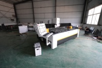 Nouvelle conception de machine de sablage laser pour miroirs intelligents avec système Siemens PLC