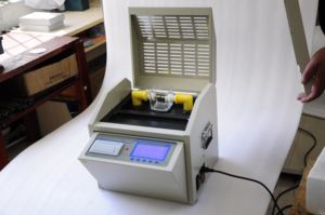 Automatischer Yong Hui Isolationsöl-Dielektrizitätsstärketester 220V 1 Jahr Garantie IP55-Schutz 2% Genauigkeit 1000W - Product Image 3