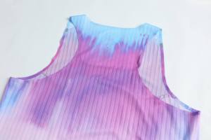 Débardeur de course ultra-léger en polyester et élasthanne à imprimé intégral sans coutures pour fille, idéal pour le marathon, avec sublimation et maille respirante - Product Image 3