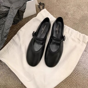 Collezione Classica: Scarpe Mary Jane da Donna in Pelle di Pecora con Cinturino a Fibbia, Stile Nonna - Product Image 1