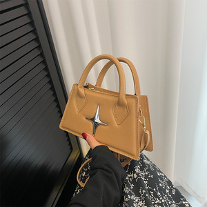 Small Niche Design Bag <strong>2025</strong> Female <strong>Trend</strong> High-End Spicy <strong>Girl</strong> New Handbag Ins Crossbody Bag Style
