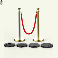 Poteaux de sécurité pour la gestion des foules, tapis rouge, barrières avec corde en velours