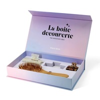 Boîte cadeau en carton recyclable sur mesure de luxe avec finition mate, fermeture magnétique, logo et design personnalisés pour brosses à cheveux