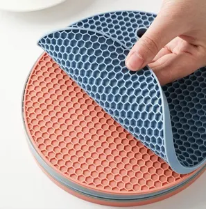 Peralatan Dapur Tahan Panas Sarang Lebah Silikon Hot Pot Holder Mat Coaster