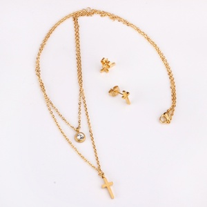 Ensemble de bijoux tendance personnalisable en gros, collier double et boucles d'oreilles en acier inoxydable plaqué or 18 carats PVD avec zircon - Product Image 4