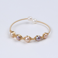 Bracelet réglable en perles d'eau douce faites à la main