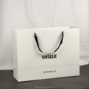 Sac de shopping en papier kraft beige crème de luxe recyclé avec votre propre logo, ruban, poignée, nœud pour l'emballage cadeau, impression personnalisée - Product Image 4