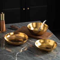 Vente en gros de plateau de service en céramique plaqué or de forme ovale de haute qualité, ensemble de vaisselle de luxe, assiettes pour la restauration