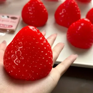 1 pièce Jouet anti-stress souple et compressible en forme de grande fraise, en latex, pour adultes, pour jeux de divertissement de fête, Halloween, Noël - Product Image 1