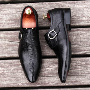 Nuevas tendencias en zapatos casuales negros para hombre para 2025: Fiestas formales y genuinas - Product Image 3