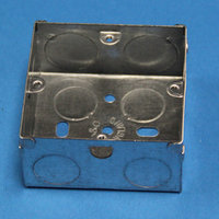 Boîte de jonction électrique en métal Boîte en fer galvanisé 3x3 3x6 Boîte de commutation 1 + 1 16/25/35/47mm Fabrication en Chine de haute qualité