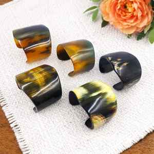 Bracelets en corne de buffle, artisanat naturel, bijoux faits à la main respectueux de l'environnement pour les tenues ethniques, les festivals et le style quotidien - Product Image 1