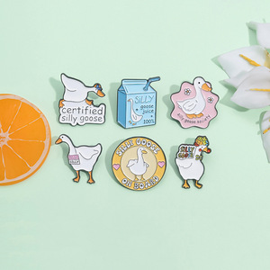 Pins de esmalte certificados de Silly Goose, broches de animales de dibujos animados personalizados, insignias de solapa, joyería de metal divertida, regalo para niños y amigos - Product Image 4