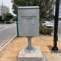 Système de contrôle de signalisation routière intelligent sans fil à LED pour passage piétonnier avec plots routiers intelligents intégrés