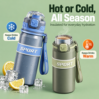 Bouteille d'eau isolée en acier inoxydable 316 avec pulvérisateur, thermos sous vide anti-fuite avec sangle de transport pour les sports de plein air, la salle de sport et le cyclisme