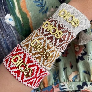 Pulsera Ajustable Personalizada de Alta Calidad con Letras DIOS para Mujer, Marca Ginee - Product Image 1