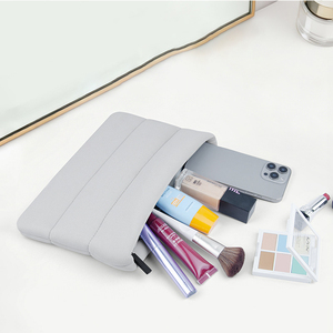 Grande trousse <span class=keywords><strong>de</strong></span> maquillage matelassée en néoprène <span class=keywords><strong>pour</strong></span> <span class=keywords><strong>femme</strong></span>, sac <span class=keywords><strong>de</strong></span> rangement <span class=keywords><strong>pour</strong></span> cosmétiques et soins <span class=keywords><strong>de</strong></span> la peau, sac <span class=keywords><strong>de</strong></span> <span class=keywords><strong>toilette</strong></span> scuba avec fermeture éclair - Product Image 4