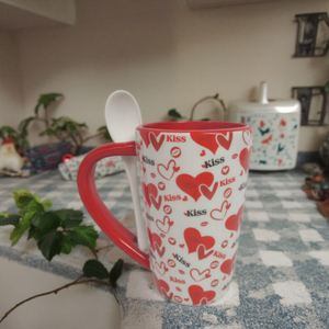 Cône Tasse À Café avec Cuillère Poignée Latte Tasses Sublimation amour Baiser Tasse En Céramique En Gros Personnalisé Dessin Animé Logo Cadeaux - Product Image 2