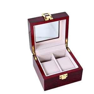 Boîte à montre en bois durable avec logo personnalisé, finition laquée, doublure en daim, fermeture à pression, emballage cadeau pour l'affichage des montres - Product Image 1