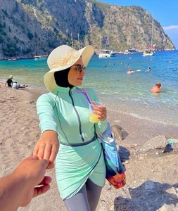Burkini de haute qualité avec imprimé floral <span class=keywords><strong>UPF</strong></span> <span class=keywords><strong>50</strong></span> + écologique tissu à séchage rapide maillots de bain musulmans maillots de bain conceptions bas quantité minimale de commande - Product Image 5