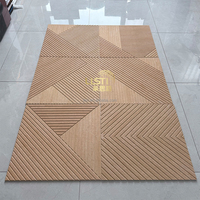 Panel Akustik Felt PET Daur Ulang Kelas E0 dengan Cetakan UV Motif Kayu, Panel Dinding Peredam Suara Beralur NRC 0.8 untuk Kantor Hotel