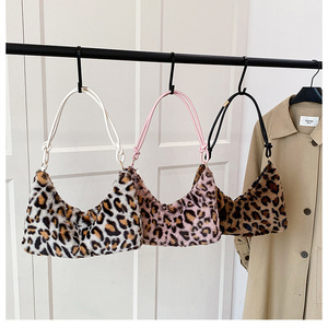 Bolso de Cadena con Estampado de Leopardo Estilo Occidental, Novedad 2025, Retro, Personalidad y Minimalismo, Moda Casual, Bolso de Hombro/Axilar Tipo Luna - Product Image 1