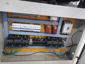 Nuevo Motor automático de 28kW, <span class=keywords><strong>madera</strong></span> contrachapada, aglomerado de MDF, <span class=keywords><strong>lijadora</strong></span> de banda ancha de <span class=keywords><strong>madera</strong></span> maciza/<span class=keywords><strong>lijadora</strong></span> de <span class=keywords><strong>madera</strong></span> - Product Image 5