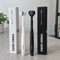 Brosse à dents manuelle 3 faces pour adultes, OEM & ODM, poils souples de 0,15 mm pour un nettoyage en profondeur, brosse de voyage pour soins bucco-dentaires, blanc et noir