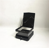 Boîte-cadeau à fenêtre transparente carrée de haute qualité avec laminage brillant pour l'emballage de fleurs et la Saint-Valentin